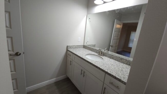 Building Photo - 9093 N Peachtree Way