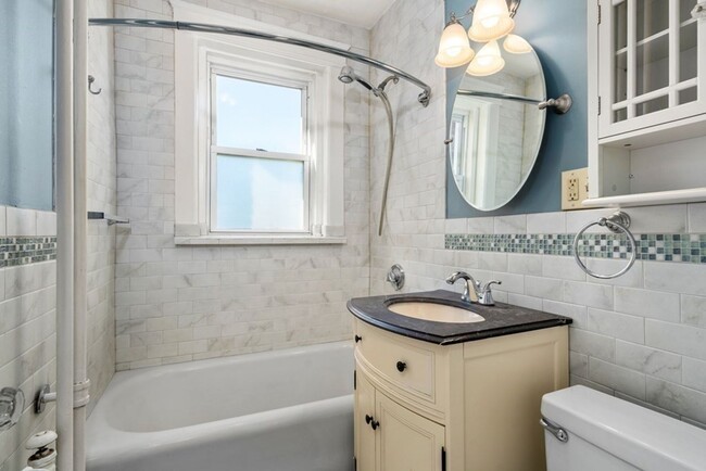 Building Photo - HOT Brighton 1BR  Listing!!