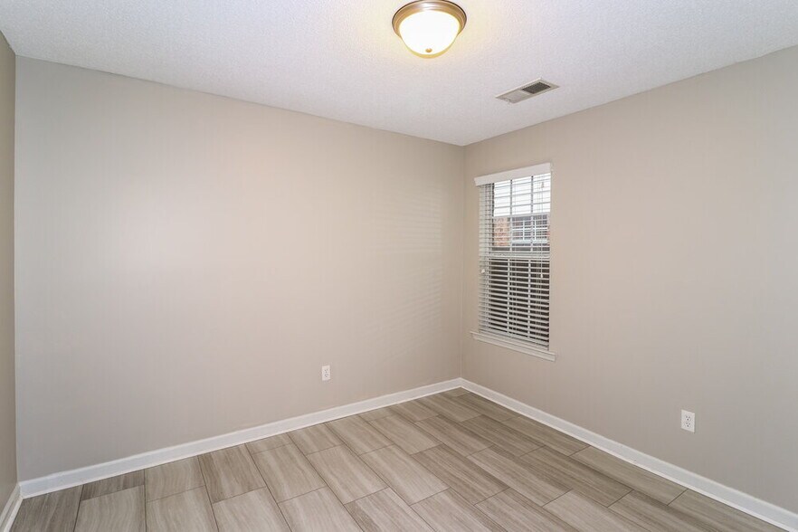 Building Photo - 8595 Griffin Park Dr