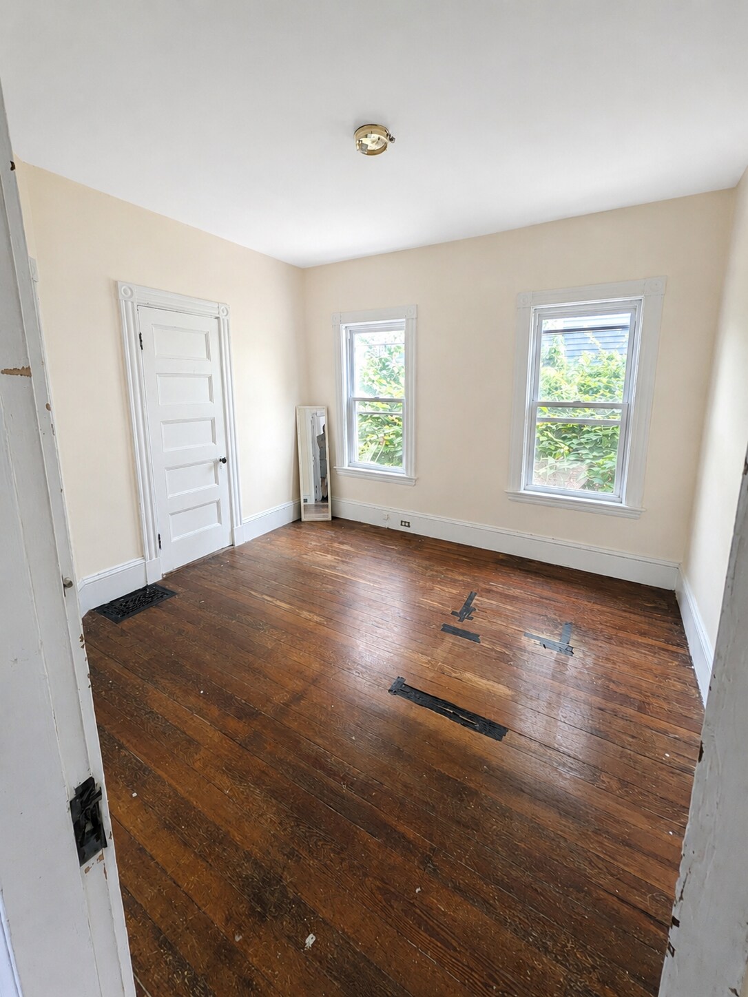 Building Photo - 53 Willow Ave