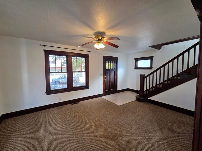 Building Photo - 509 14th St