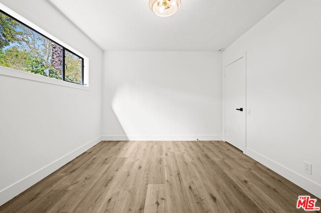 Building Photo - 1027 Acanto Pl