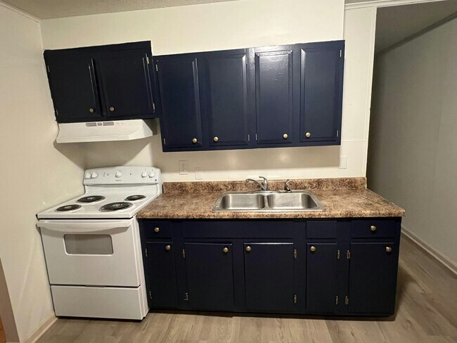 Building Photo - 791 Par Ave