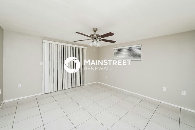 Building Photo - 2 Bedroom Pet-Friendly Home in Port Richey...