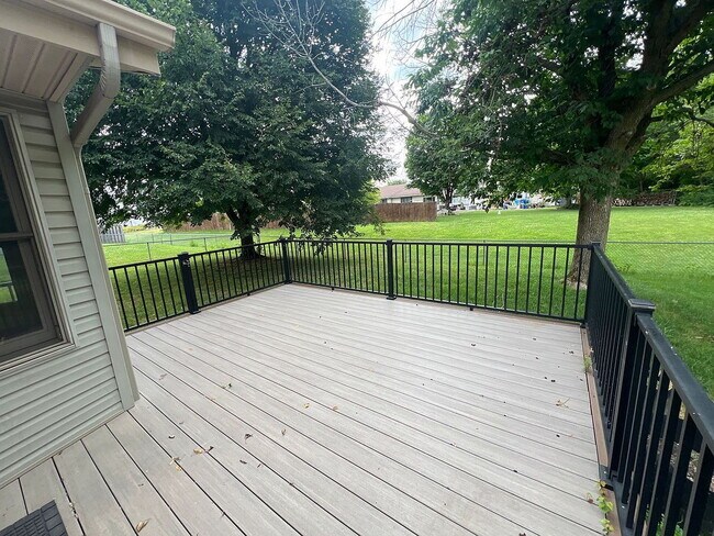 Building Photo - Single Family Home