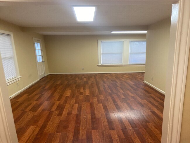 Building Photo - 4921 Maxie St