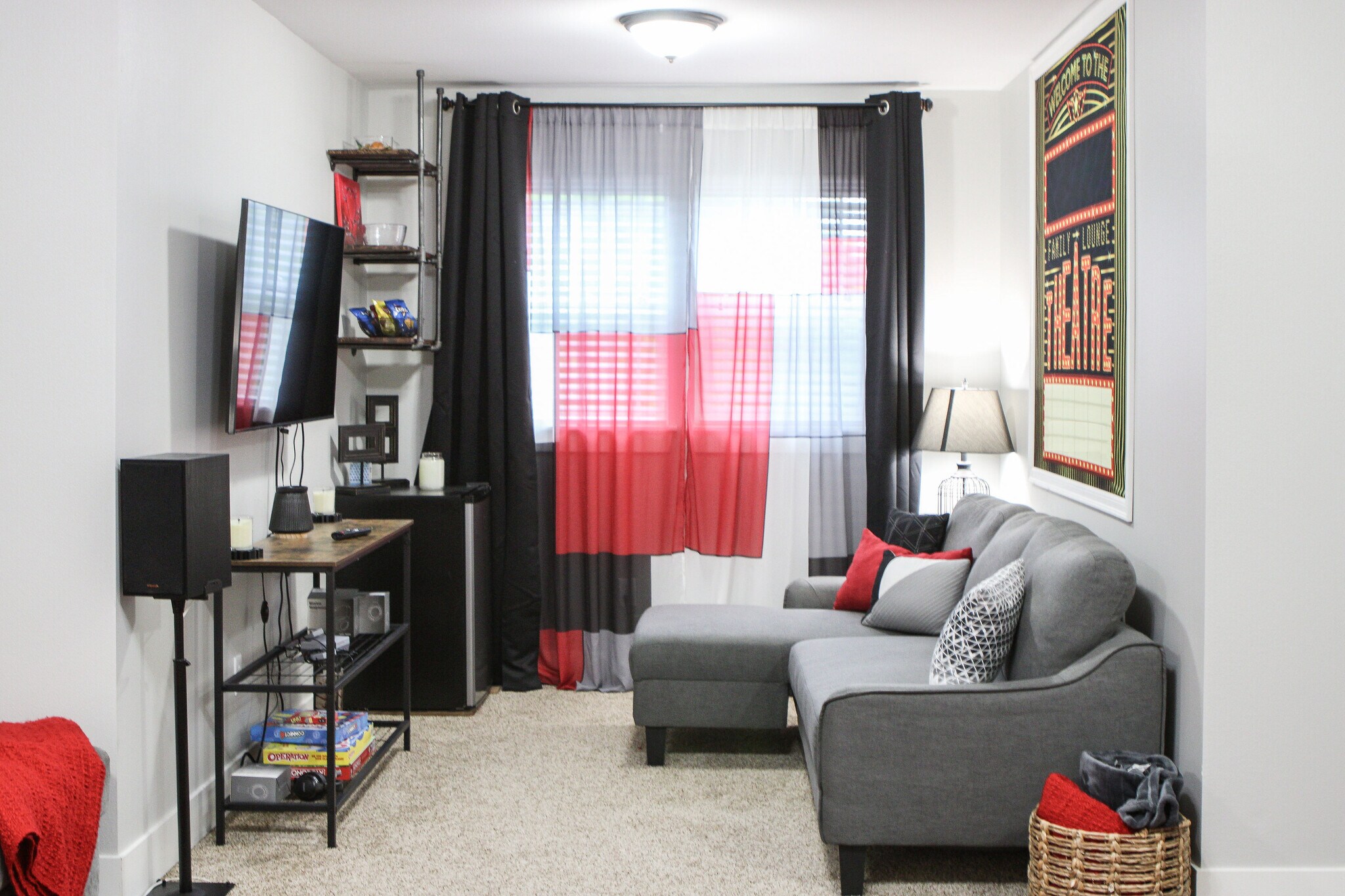 Building Photo - 7801 Rushmore Ave NE