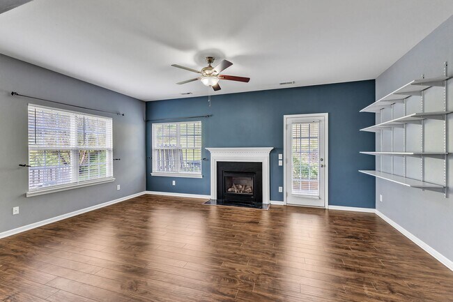 Building Photo - Adorable 3b 3b Townhome In Wake Forest!