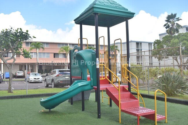 Building Photo - Upgraded 2/1/1 Hale Anaole Apts (Kaneohe) w/ utl. incl.