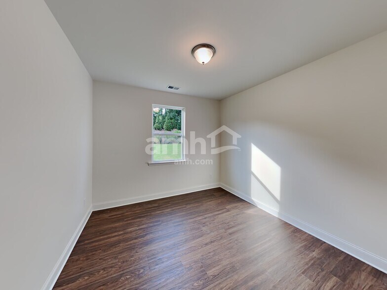 Building Photo - 5070 Hudson Vly Dr