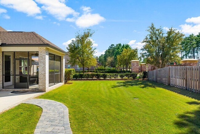 Building Photo - 526 Meadow Lake Dr