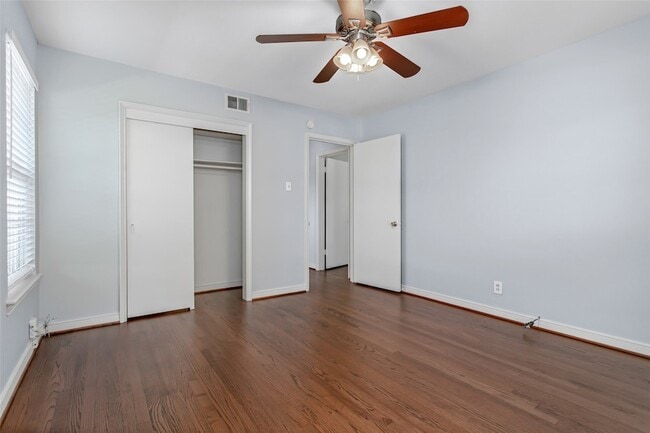 Building Photo - 6556 St Moritz Ave