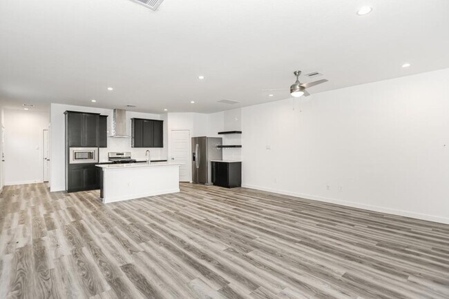 Building Photo - 3021 Skyline Mesa Dr