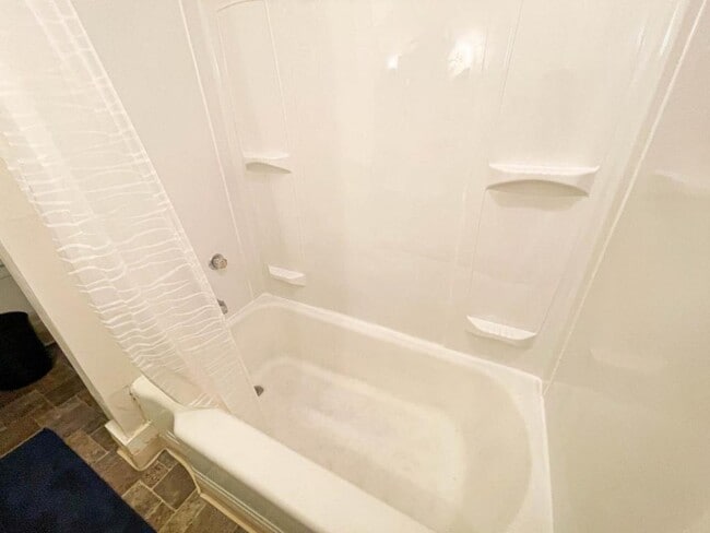 Building Photo - 422-424 E State St Ithaca