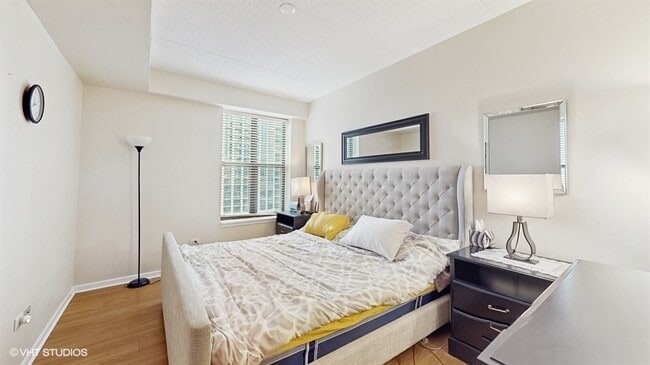 Building Photo - 1250 S Indiana Ave