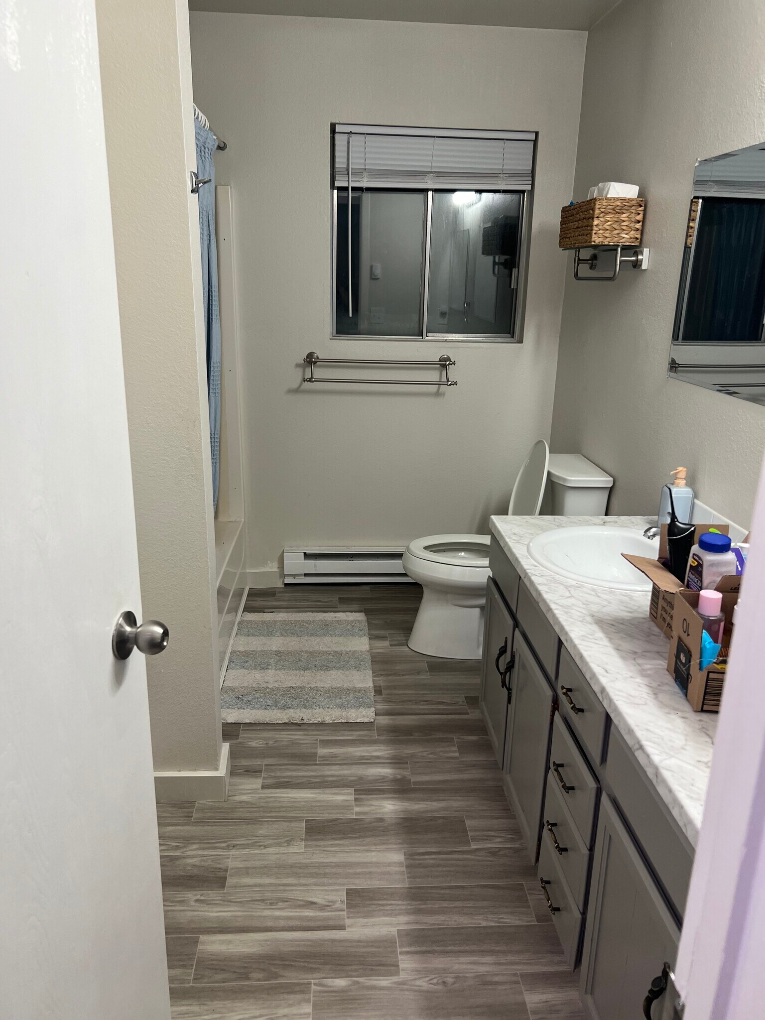 Building Photo - 511 W Brown Ave