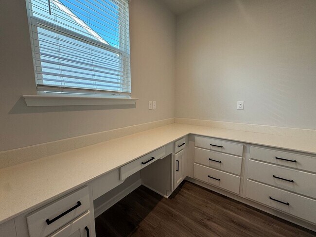 Building Photo - Spacious 1.5-Story 4BR Home with Bonus Room in Active 55+ Community