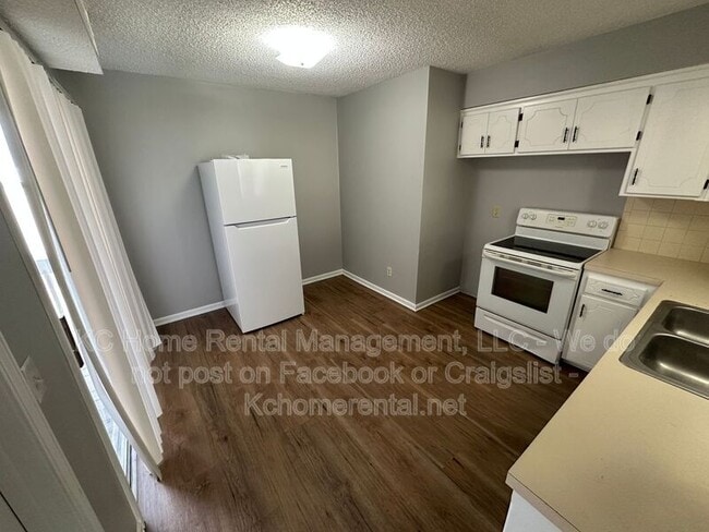 Building Photo - 838 Saddlewood St