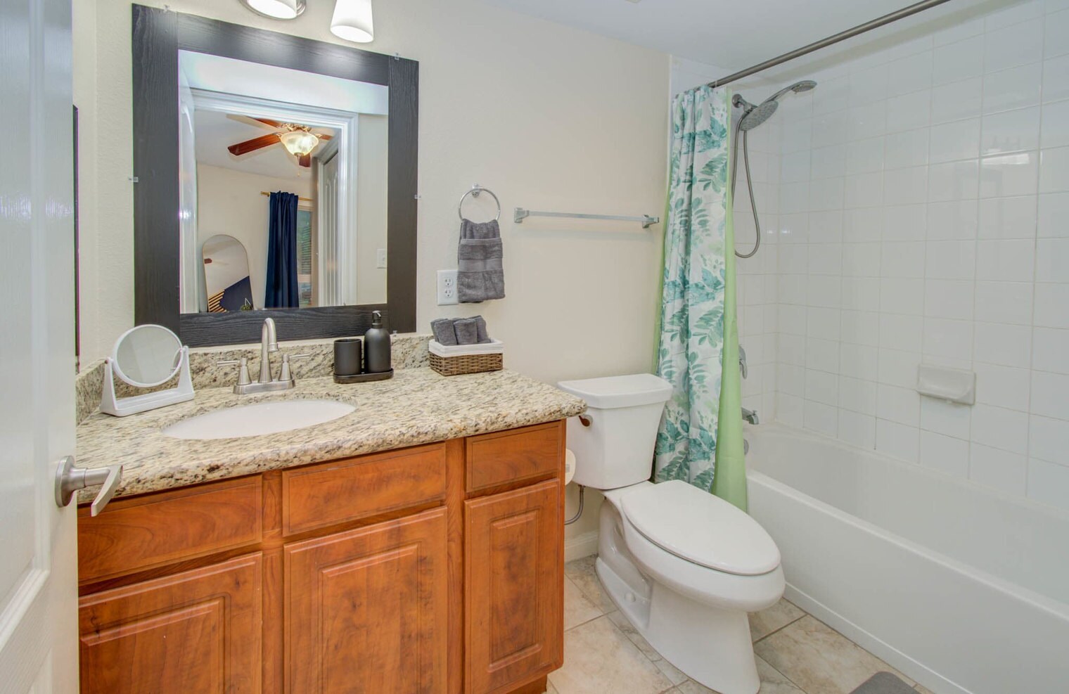 Building Photo - 8415 Hearth Dr