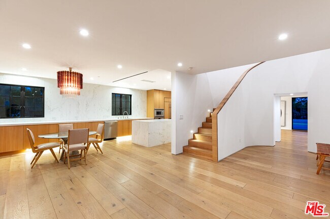 Building Photo - 1001 N Hanover Dr