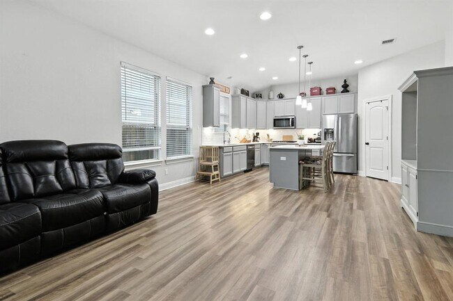 Building Photo - 140 Cascata Way