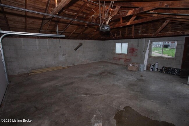 Building Photo - 730 S 38th St