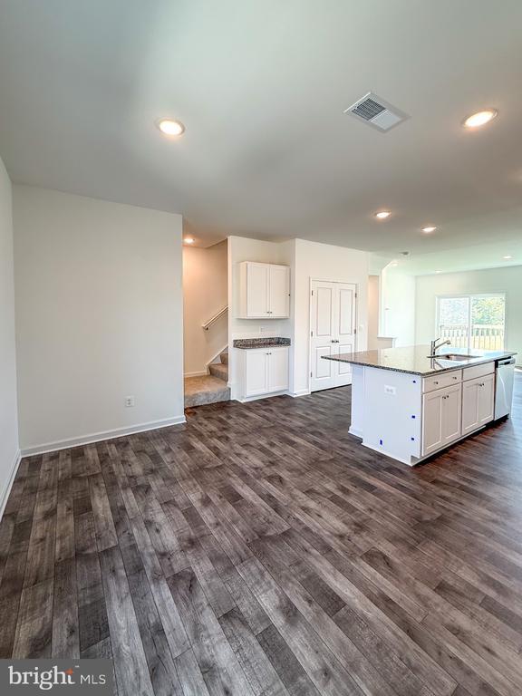Building Photo - 2584 Cougar Ln