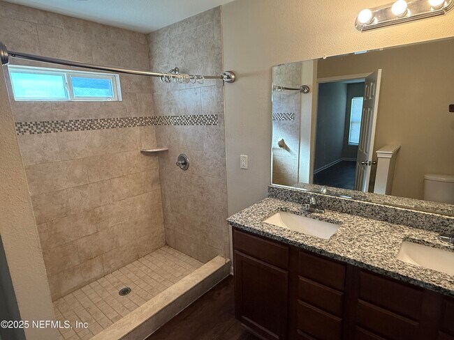 Building Photo - 8850 Southwest Ct