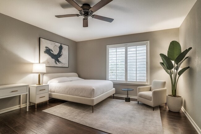 Building Photo - 246 Litchfield Ln