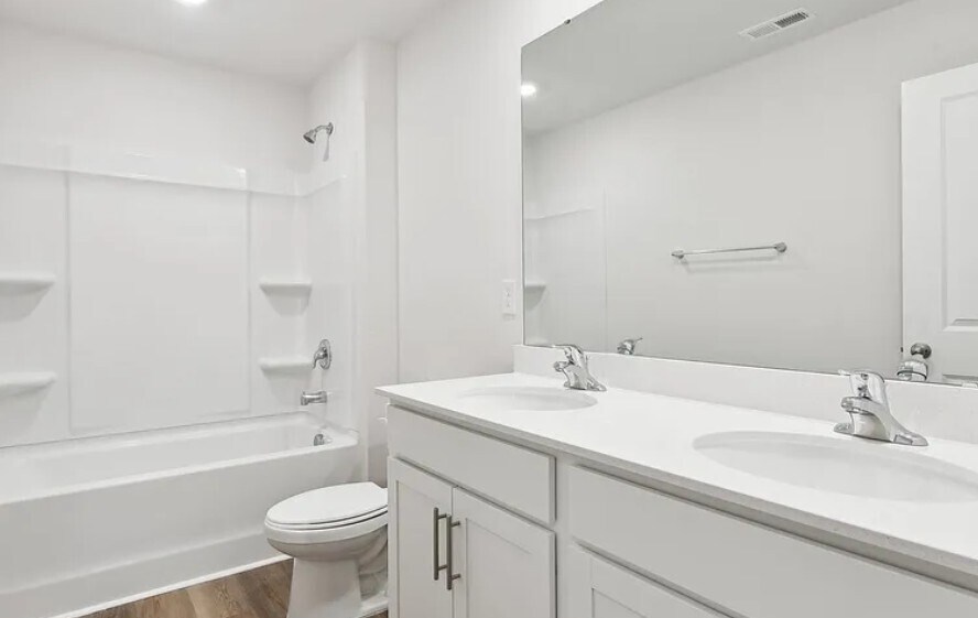 Building Photo - 8048 Plymouth Dr