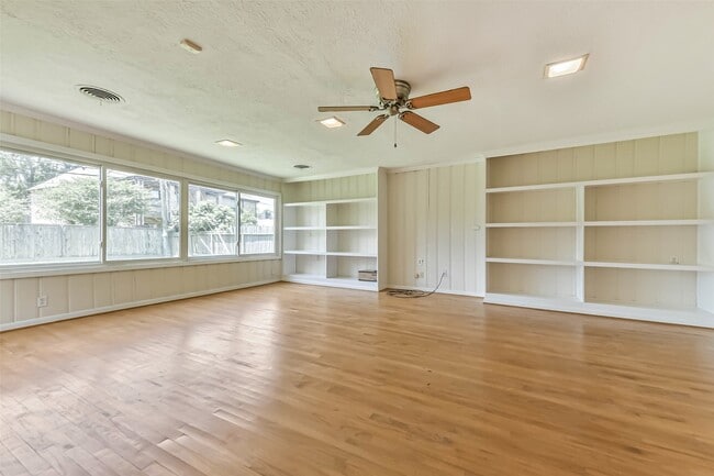 Building Photo - 3023 Fairhope St