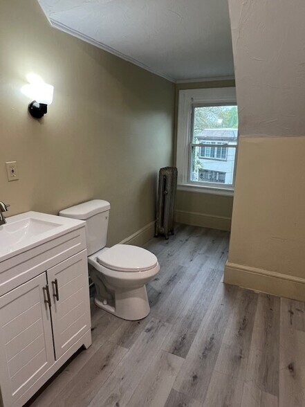 1.5 Bath - 17 Homestead Rd