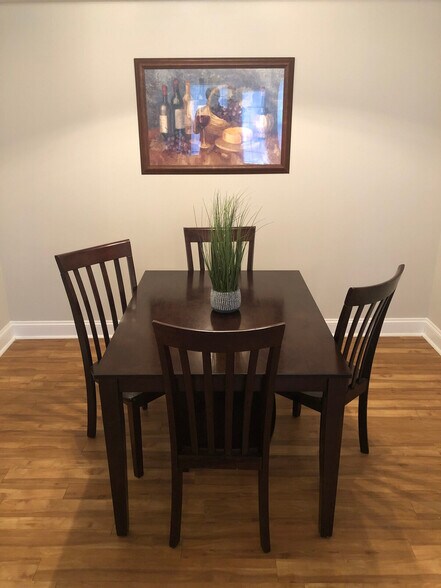 Building Photo - 645 Amber Meadows Way