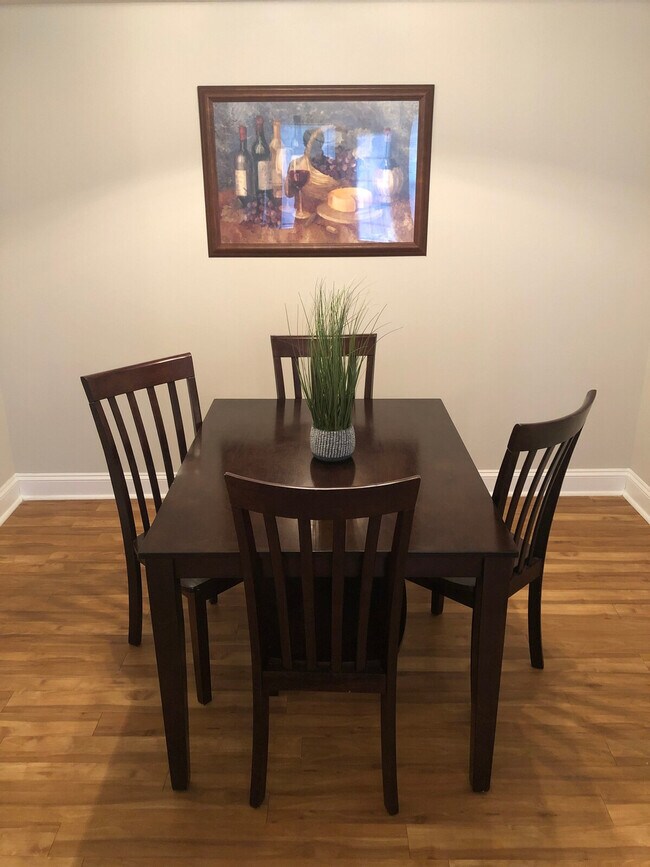 Building Photo - 645 Amber Meadows Way