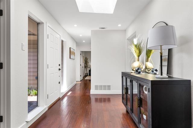 Building Photo - 6005 Daven Oaks Dr