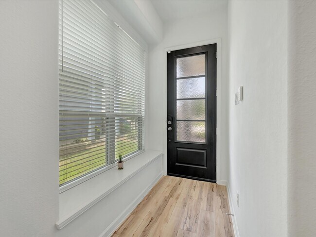 Building Photo - 10630 Cabot Trl