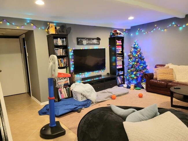 Building Photo - 2925 Espana Ct