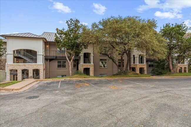 Building Photo - $1,500/mo – 2BR/1BA Condo in Northwest Austin with Stone Fireplace & Balcony