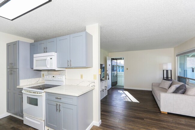 Building Photo - WAIPIO GENTRY: 2-BED, 1-BATH, 1-PARKING NOW AVAILABLE !