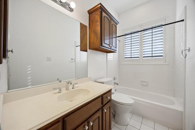 Building Photo - 2045 Chisholm Trail