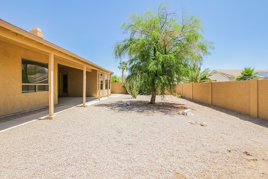 Building Photo - 17731 W Smt Dr