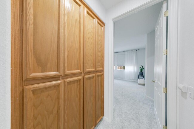 Building Photo - NOW AVAILABLE- COZY 3 BED, 2 BATH, 2 CAR GARAGE IN A QUIET NEIGHBORHOOD, NORTH NATOMAS