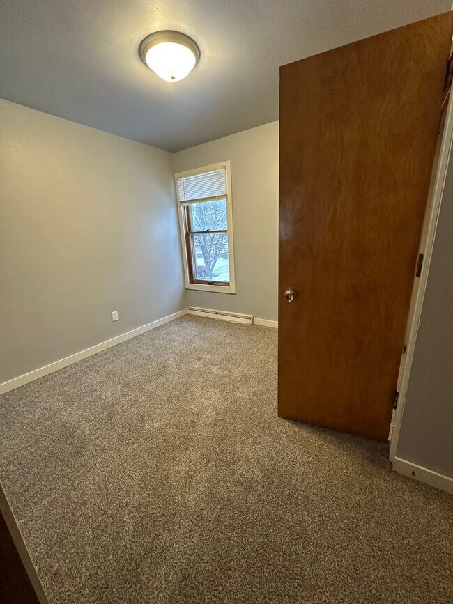 Building Photo - 1019 E Grand Ave