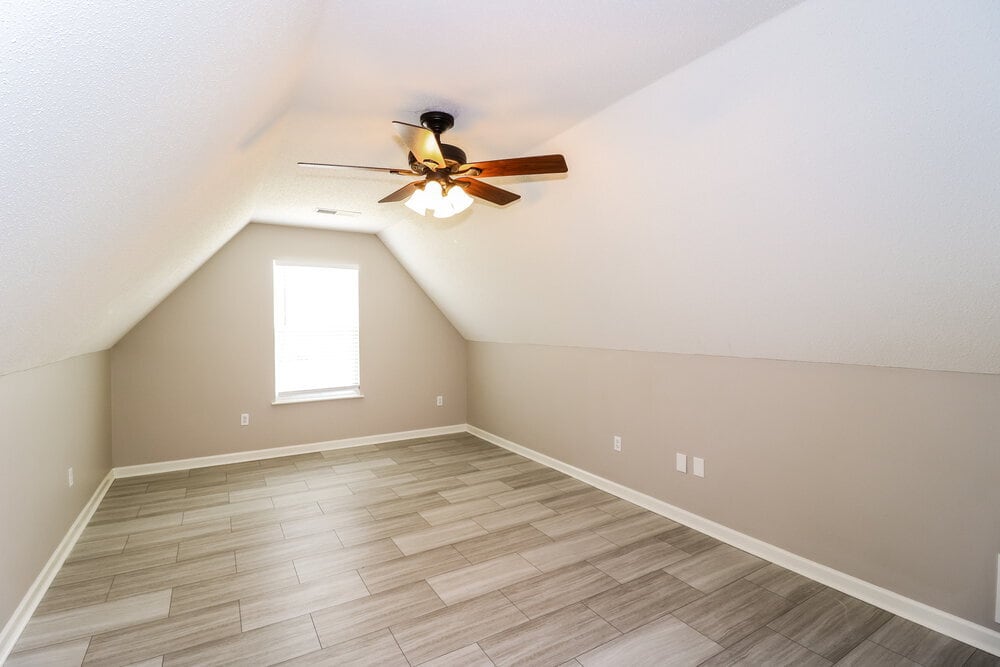 Building Photo - 751 Northwood West Cove