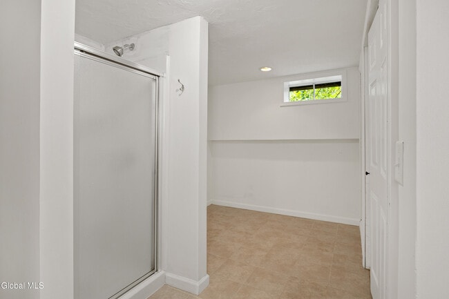 Building Photo - 40 Pheasant Ct
