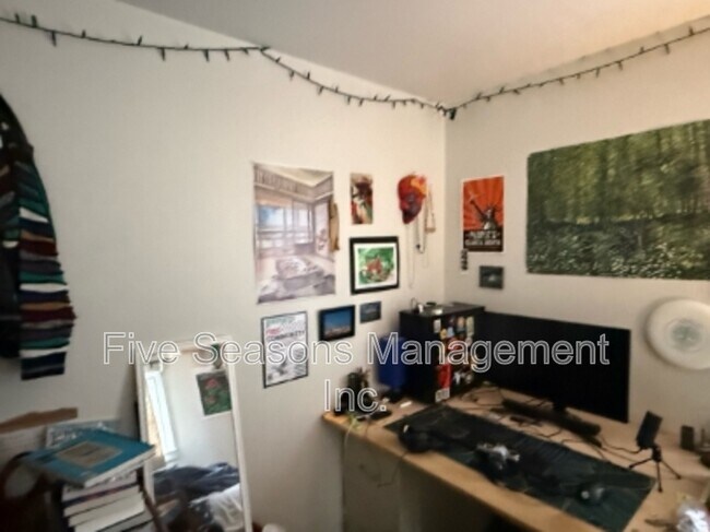 Building Photo - 362 Riverside Ave.