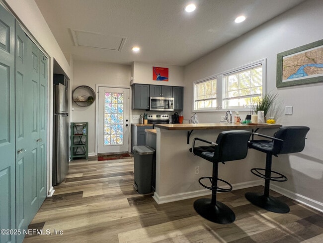 Building Photo - 3568 Riverside Ave