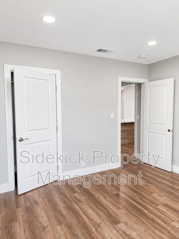Building Photo - 11443 Dicky St