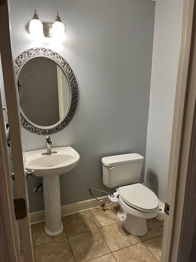 Building Photo - Spacious 4-Bedroom Home with Modern Comforts in Valdosta