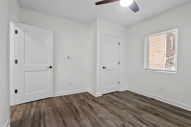 Building Photo - Spacious 3 bed, 2 bath renovated home next...
